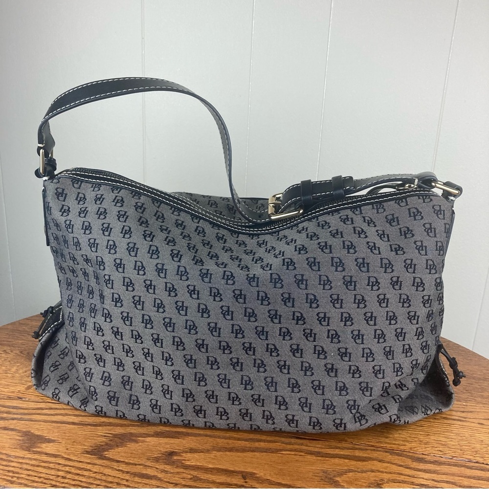 Dooney & Bourke Vintage Sig LG Hobo Shoulder & wristlet Gray/Black- Blue Duck - Picture 13 of 13